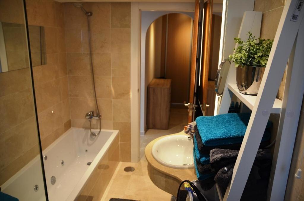 Penthouse mit privatem Jacuzzi in Marbella - Elviria Apartment Ojén Exterior foto
