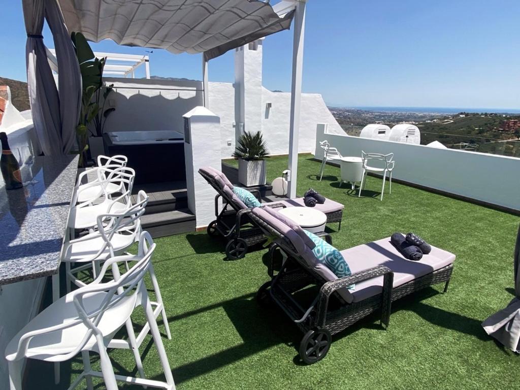 Penthouse mit privatem Jacuzzi in Marbella - Elviria Apartment Ojén Exterior foto