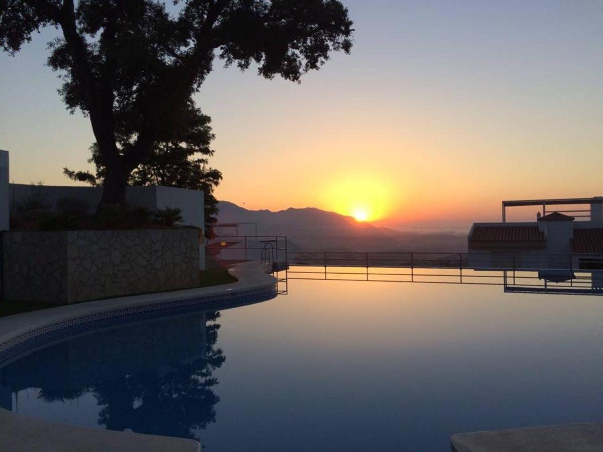Penthouse mit privatem Jacuzzi in Marbella - Elviria Apartment Ojén Exterior foto