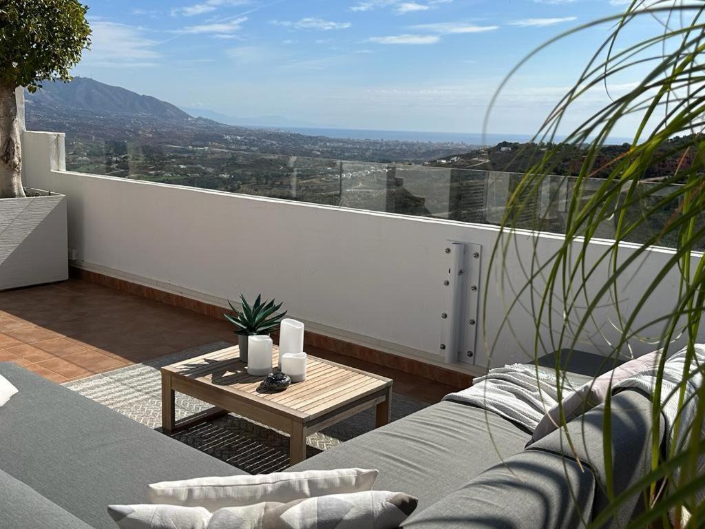 Penthouse mit privatem Jacuzzi in Marbella - Elviria Apartment Ojén Exterior foto